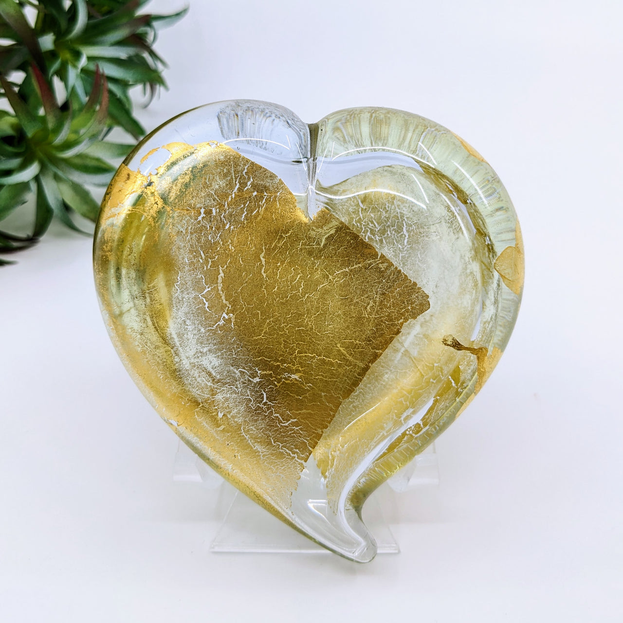 Glass Heart 3.7" with Goldleaf + Stand #LV3351