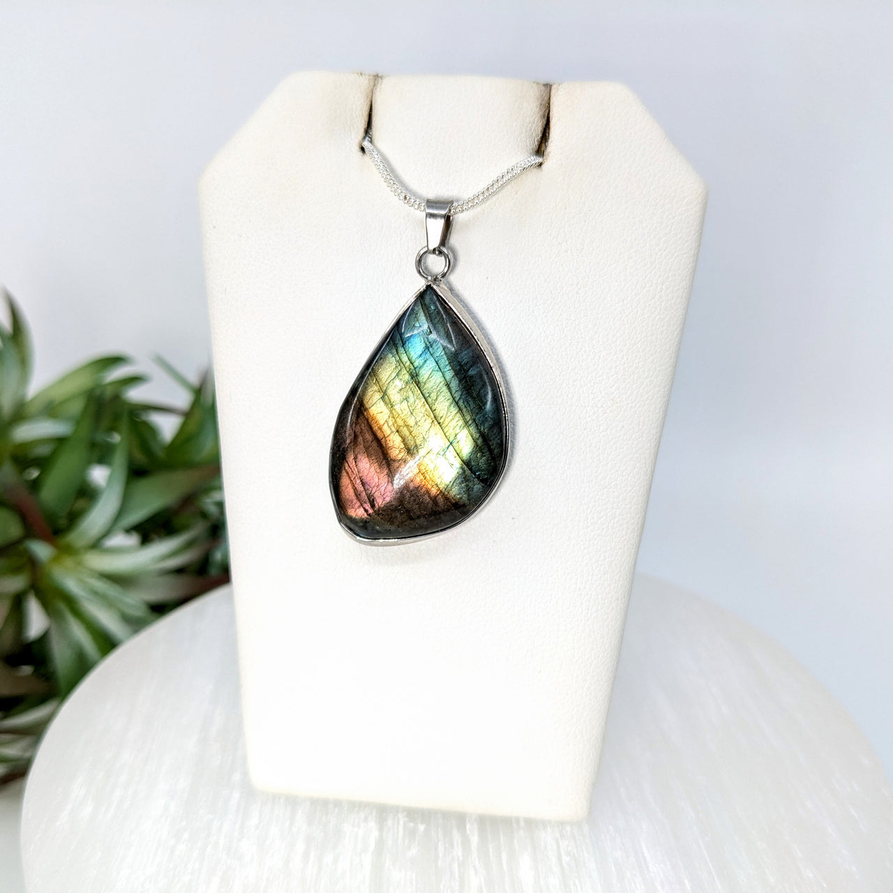 Labradorite  1.3" Pendant #LV6609