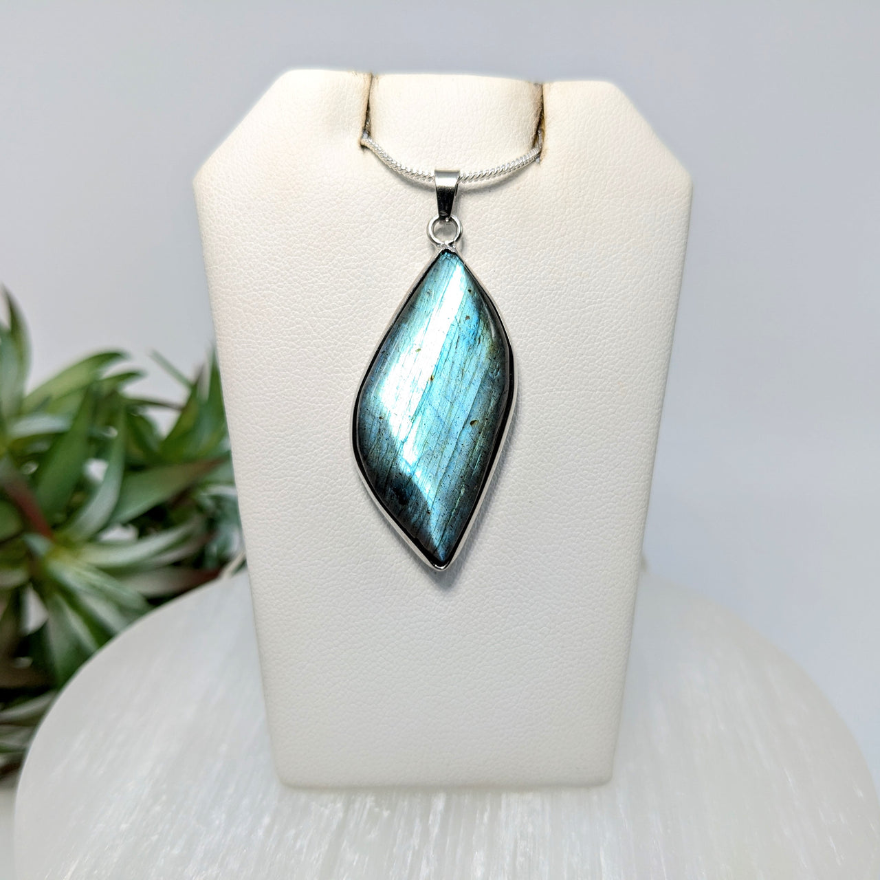 Labradorite  1.5" Pendant #LV6611