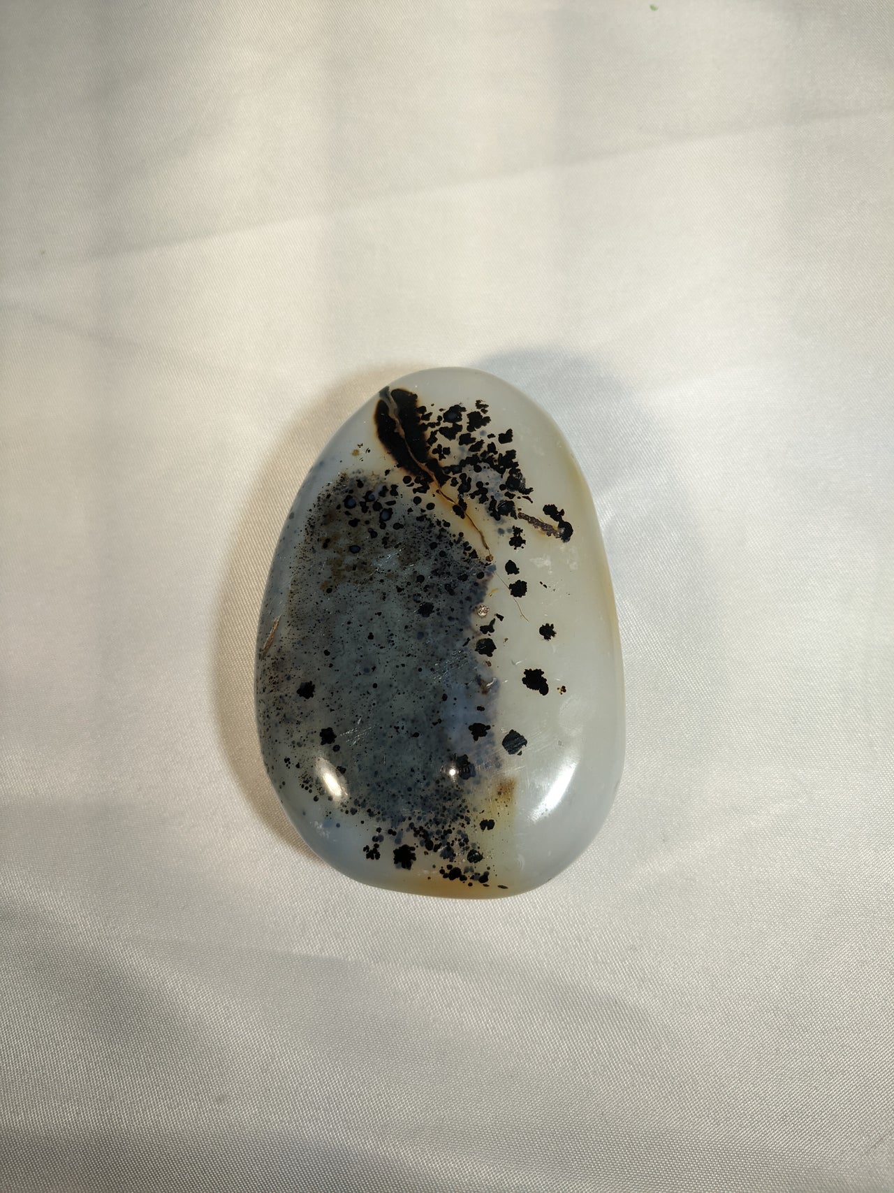 Dendrite Agate Polished Pebble (105g) #LV0971