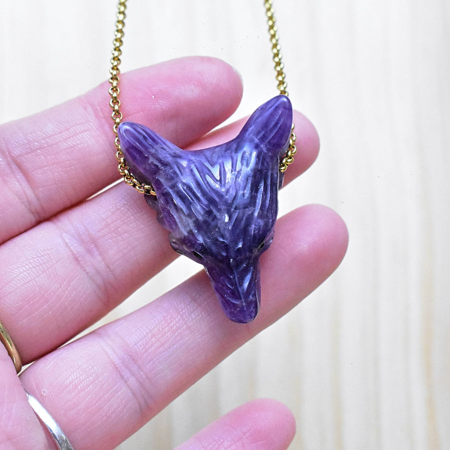 Carved purple amethyst fox head pendant on 18’’ gold chain LV9193