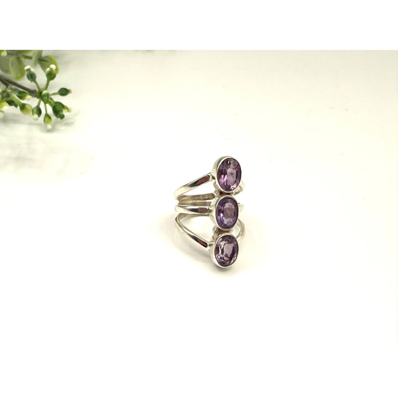 Silver Amethyst Faceted 3-Stone Ring in 925 Silver LV9502