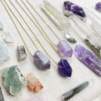 Golden chain necklace with faceted amethyst pendant LV9386