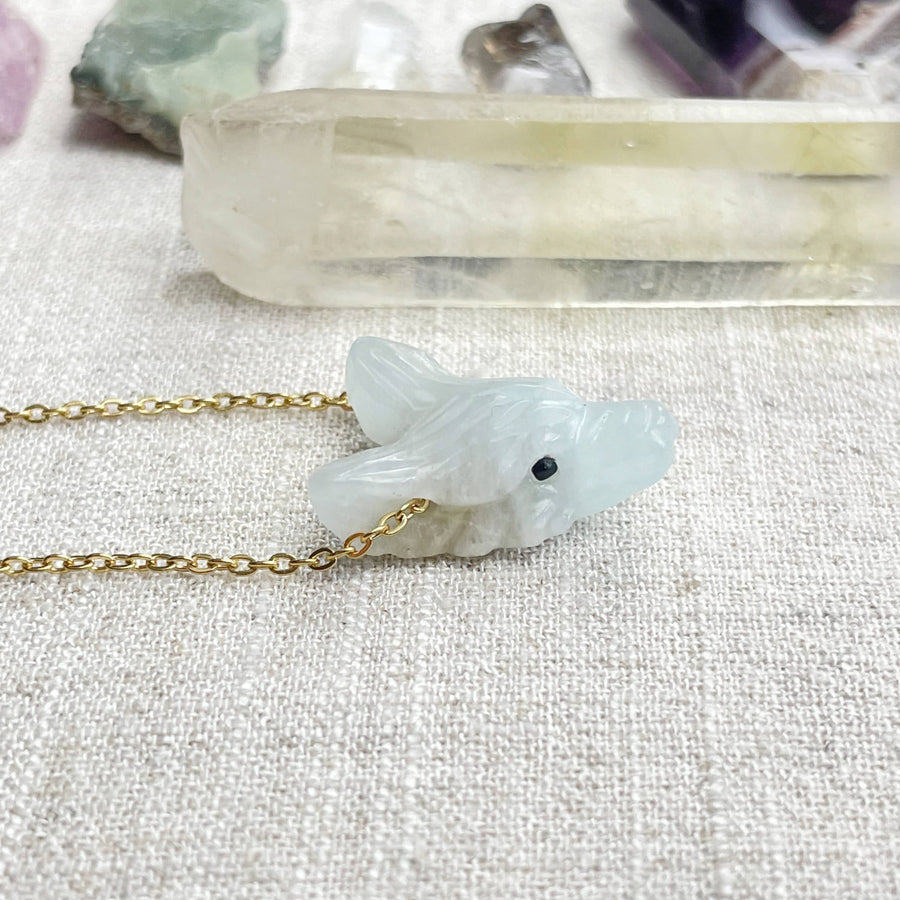 Delicate gold chain with light green jade fish pendant, LV9096