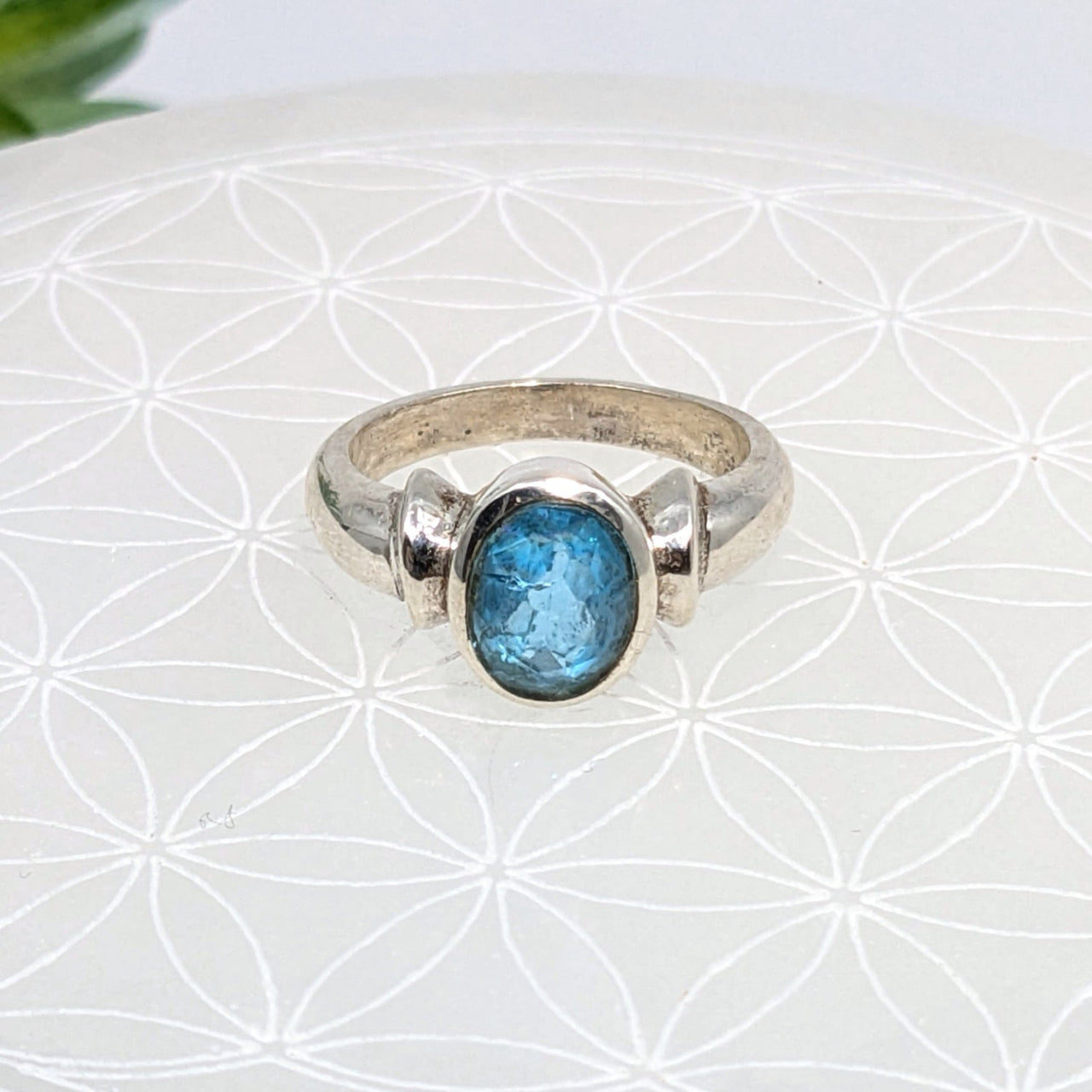 Sterling silver oval faceted ring with blue topaz gemstone Aquamarine Sz 7.75