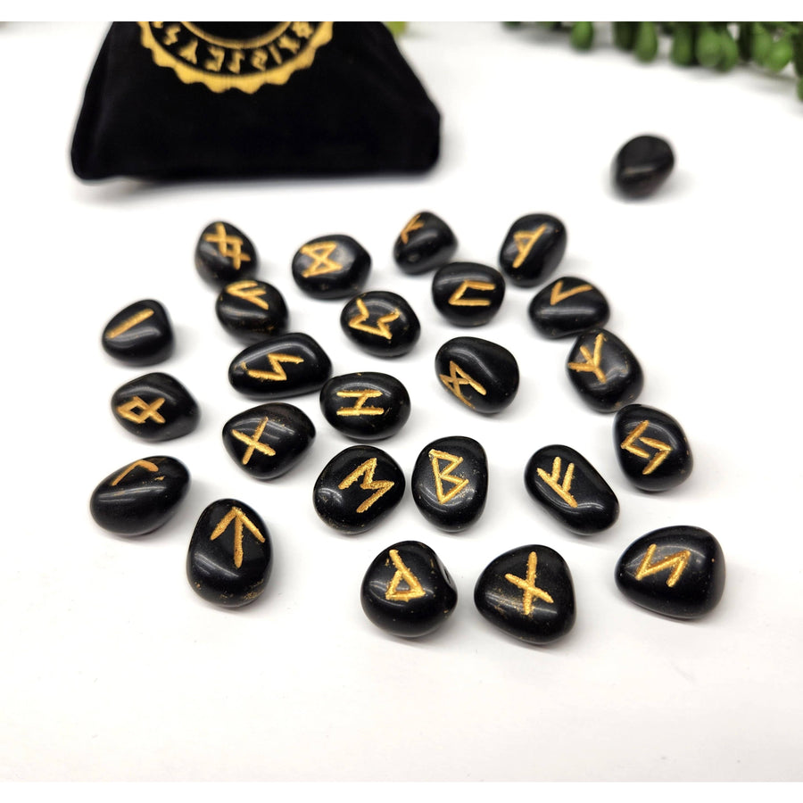 Black agate gemstone rune set with gold symbols and velvet pouch LV9504
