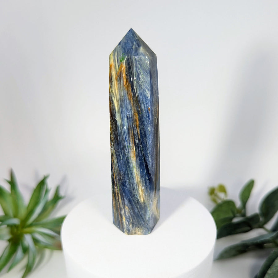 Blue and gold crystal point of the Blue Kyanite 3.6 Inch Tower product