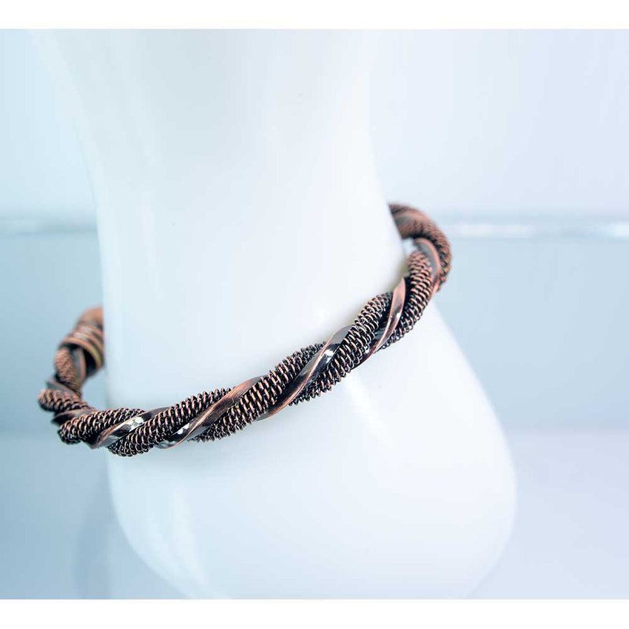 Twisted brass magnetic bangle with braided texture and 2 magnets BC0438