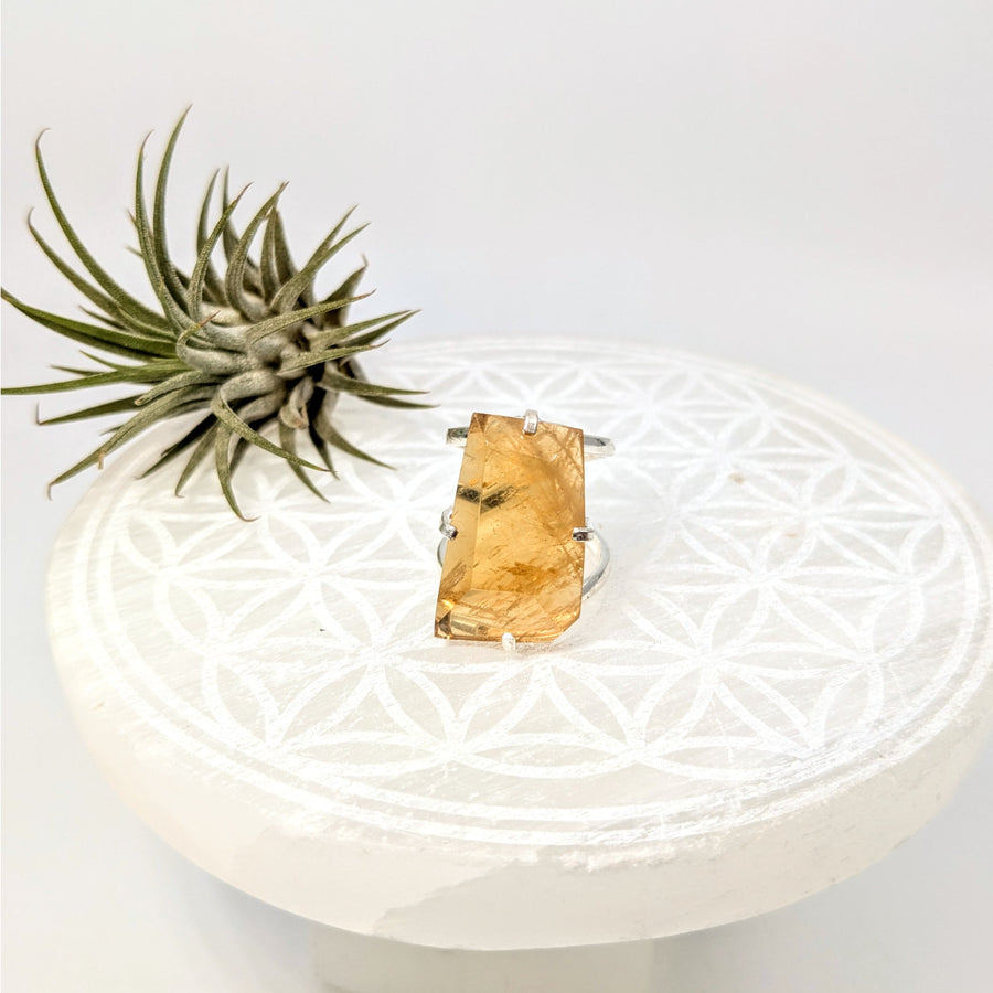Citrine crystal ring attracts prosperity and positive energy, perfect for a sunny disposition