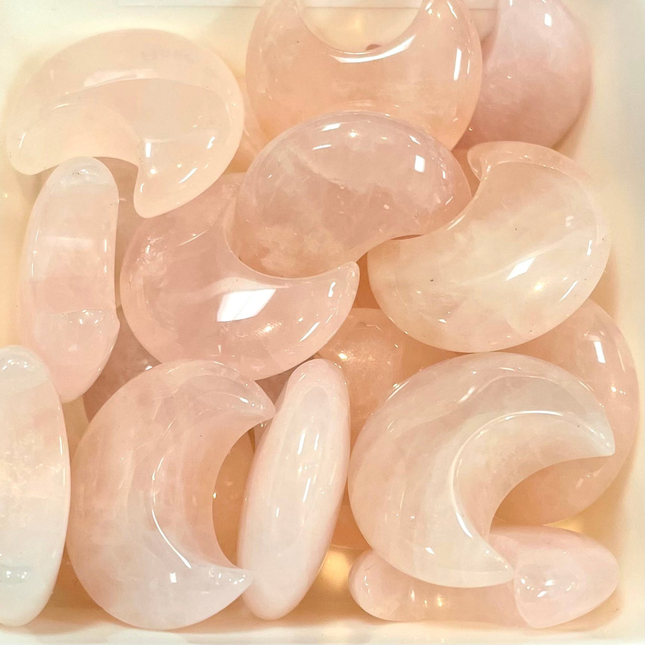 Rose Quartz Crystal Crescent Moon shapes from Crystal Moon & Star C039 for item tier benefits