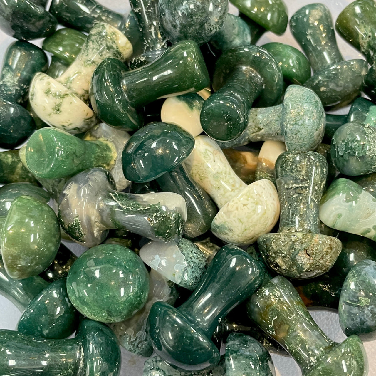 Polished green Aventurine stones in a tumbled design for Crystal Mushroom C041