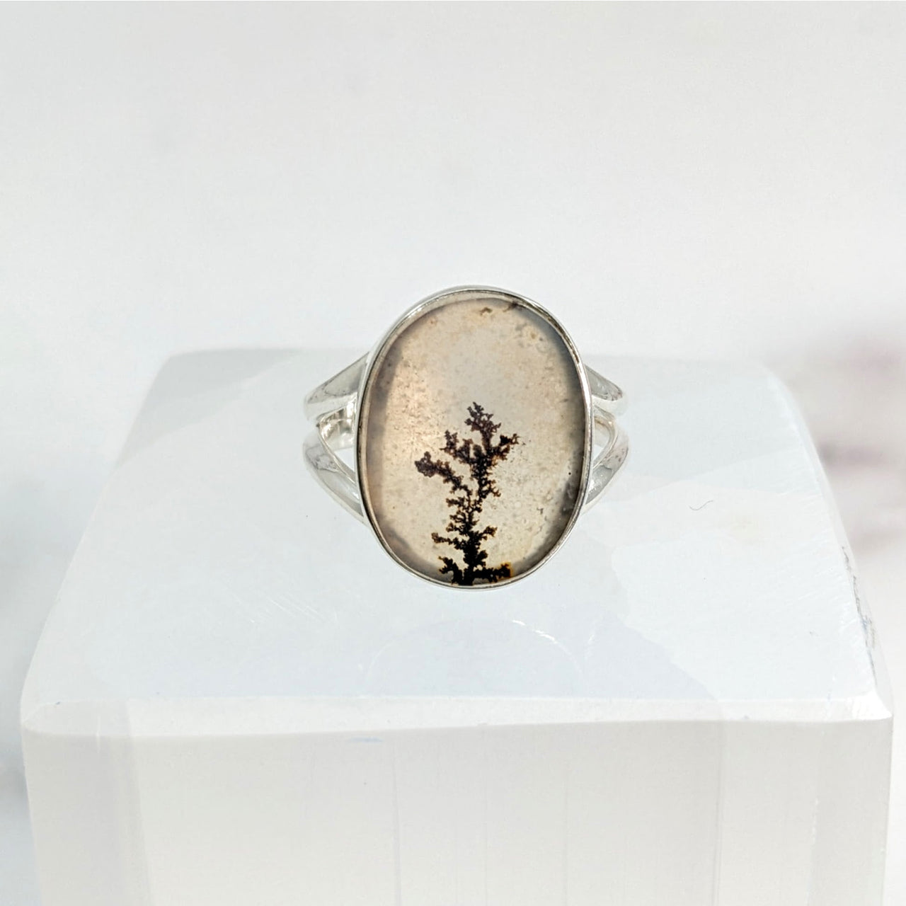 Dendrite Agate S.S. Oval Ring Sz. 7.5 with Small Flower Design #LV1741