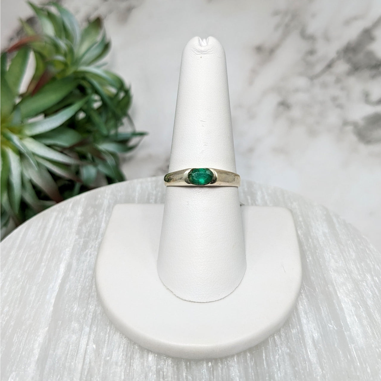 Emerald Faceted Inlay Ring #LV5119: Gold ring with a green emerald stone