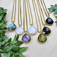 Elegant gold teardrop faceted gemstone necklace LV9394 in blue, white, purple, black, green