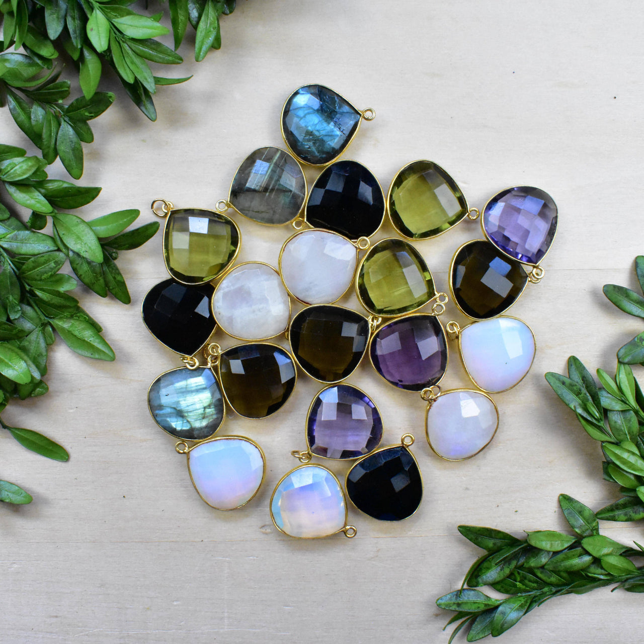 Faceted teardrop gemstone gold necklace LV9394 in blue, green, black, purple, white