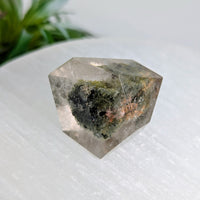 Garden Quartz 1.2 inch geo cut pebble clear quartz crystal LV8866