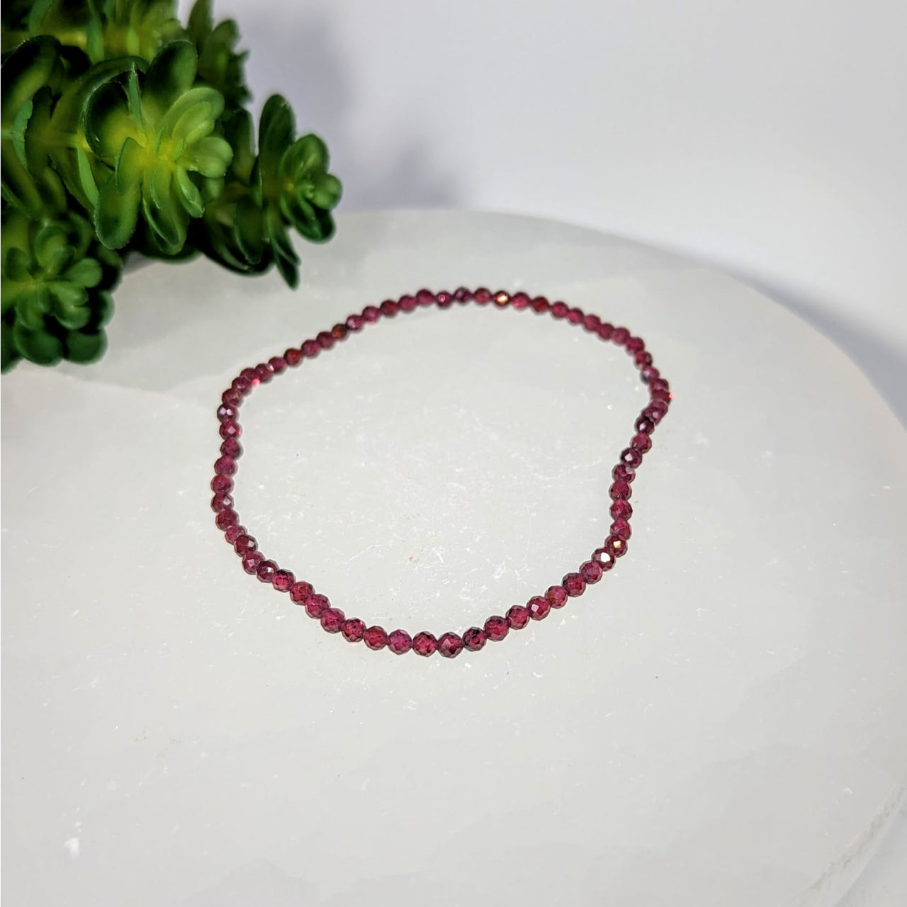 Delicate 3mm faceted garnet beaded 7-inch bracelet BC0281