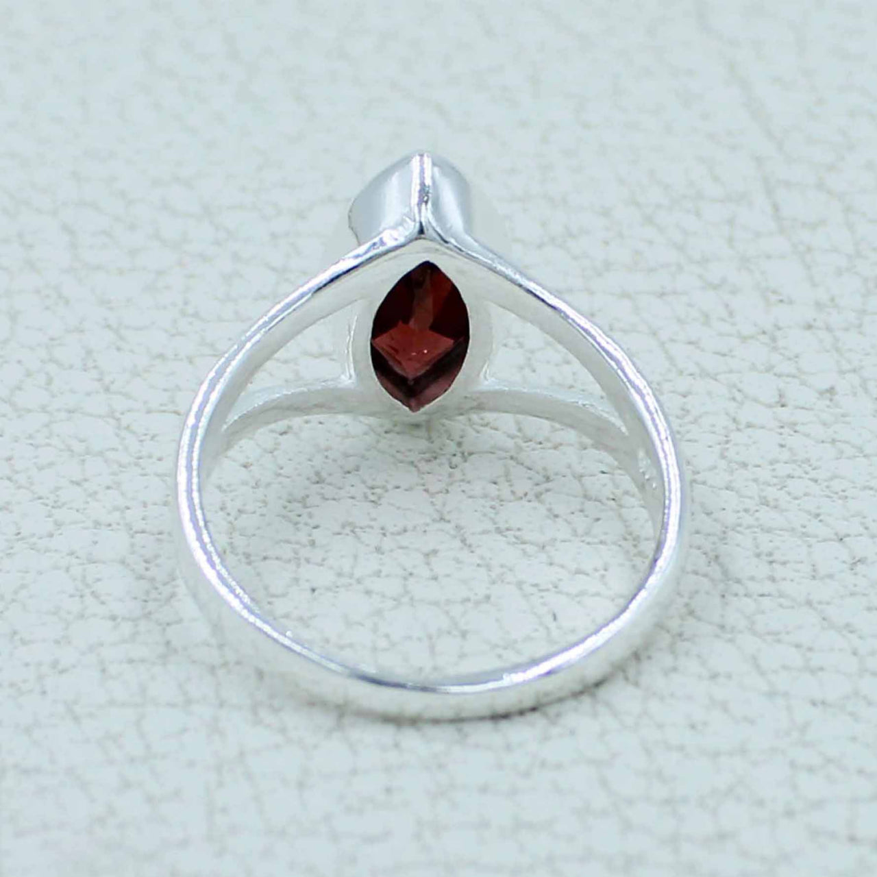 Garnet faceted marquise sterling silver ring BC0411