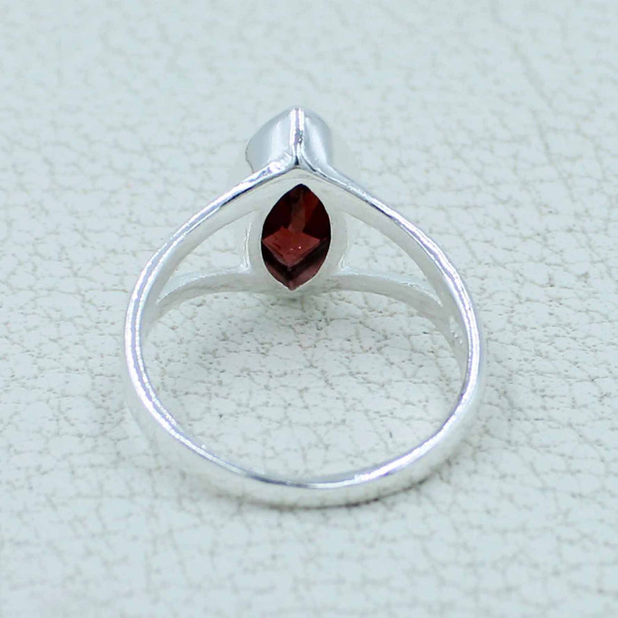 Garnet faceted marquise sterling silver ring BC0411