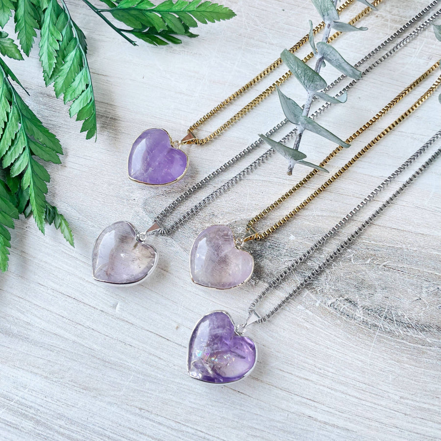 Heart-shaped amethyst pendant on gold or silver chain LV9397