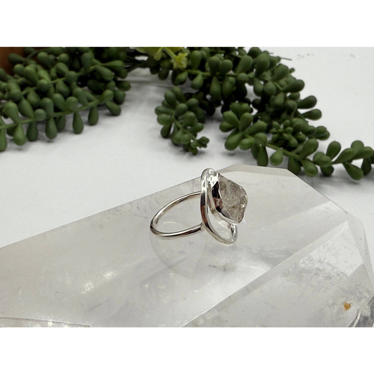 Silver leaf-shaped Herkimer Diamond rough gemstone sterling silver ring LV9500