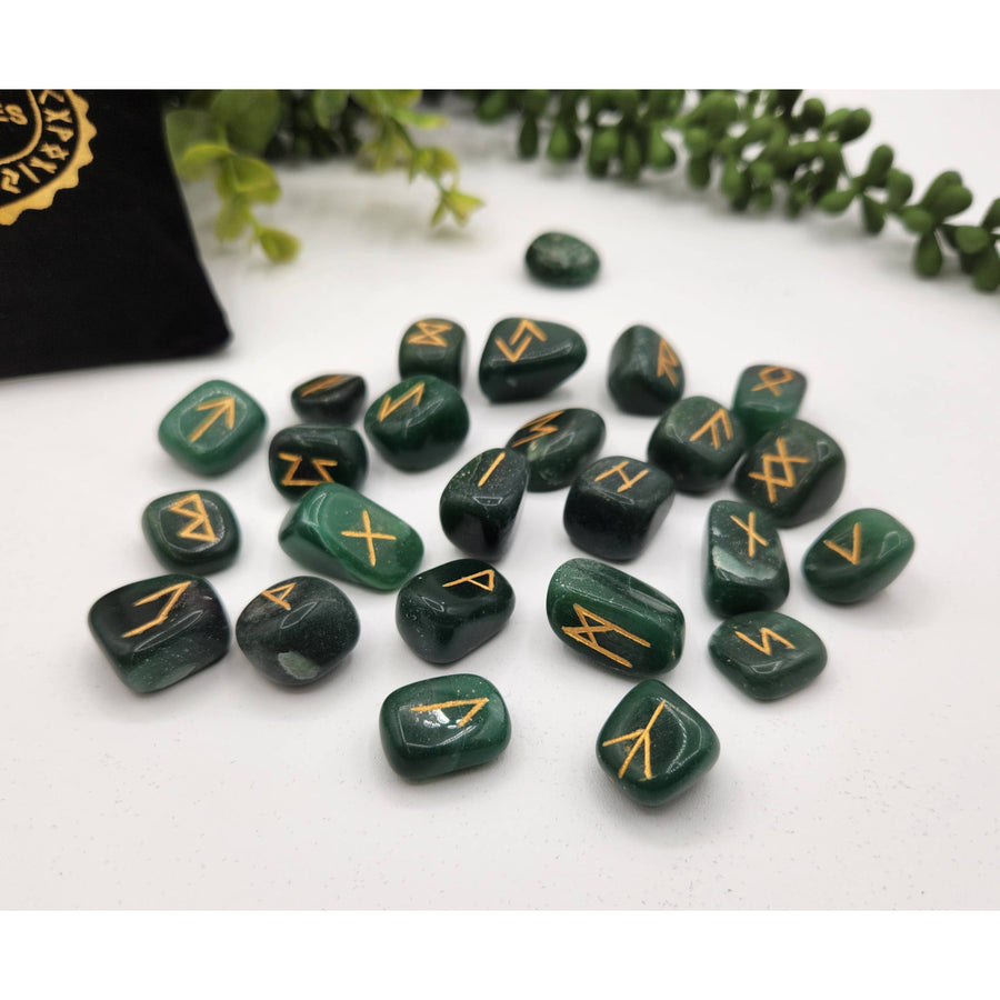 Jade rune set with gold markings in velvet pouch LV9506