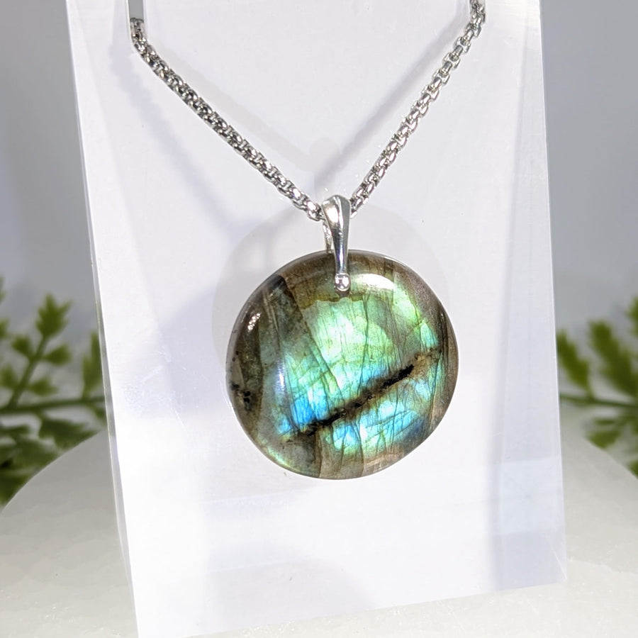 Labradorite  1.2" Round Pendant On 18" Chain #CS0003