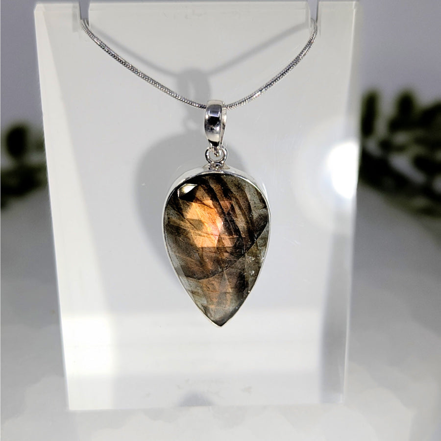 Labradorite 1.4’’ faceted teardrop pendant #BC1098 in silver setting