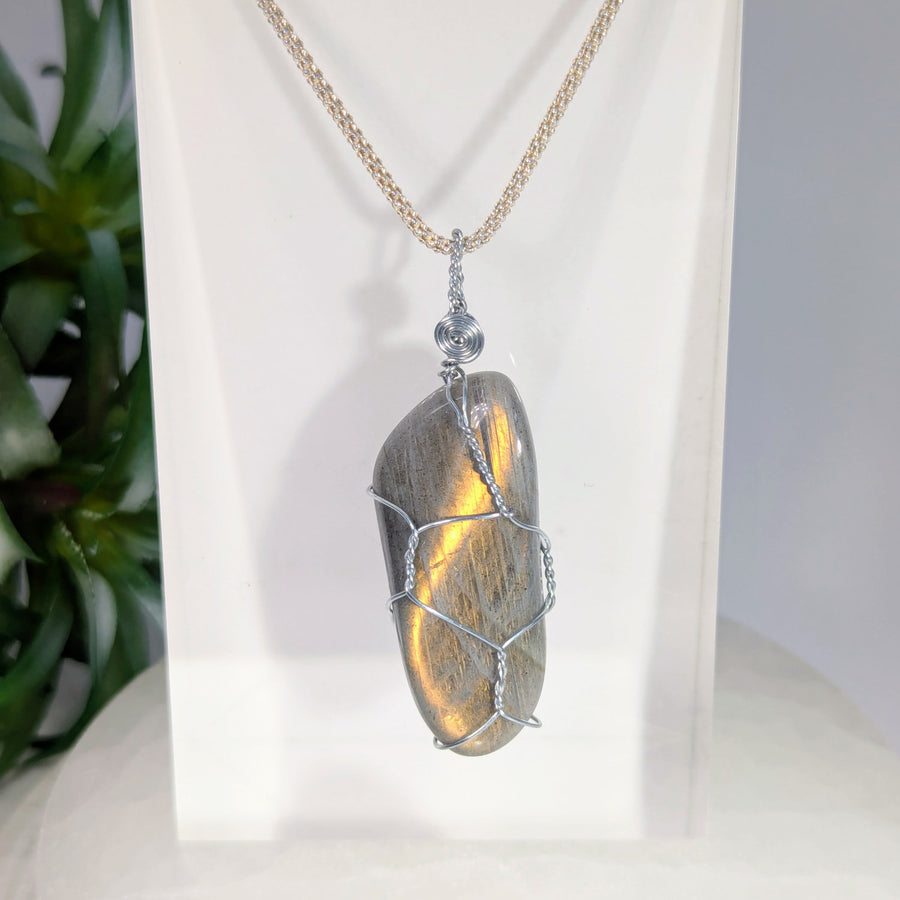 Labradorite 1.6’’ Wire Wrap Pendant #LV9053 - $29