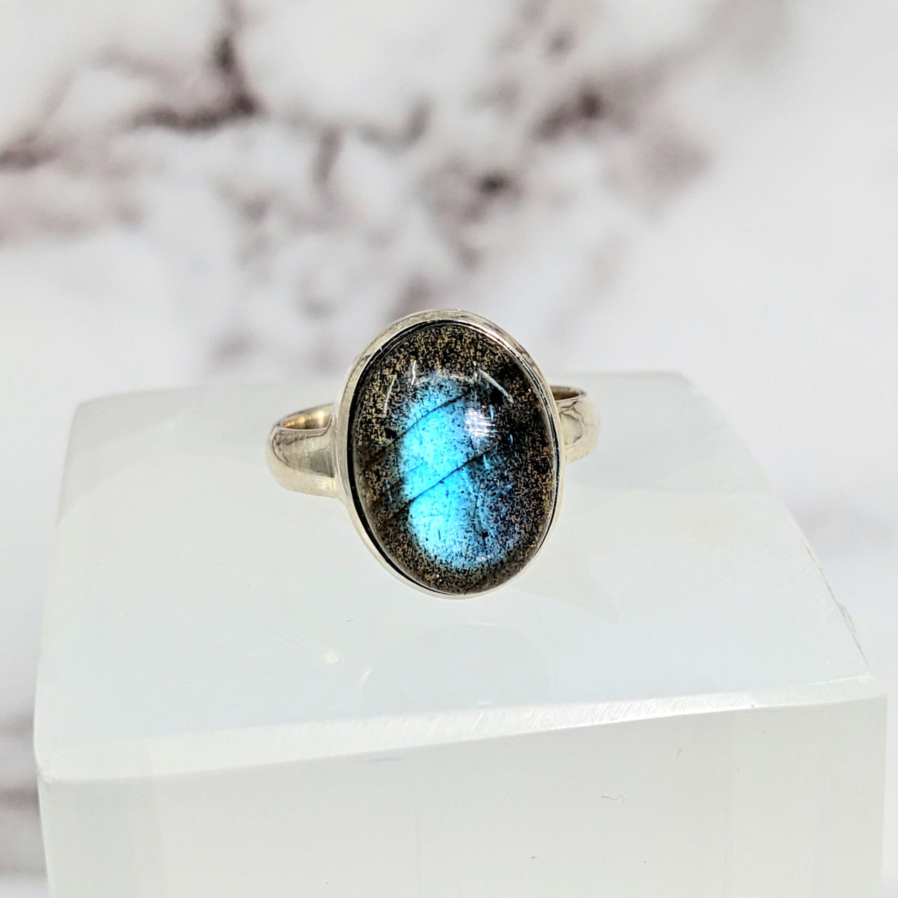 Close-up of Labradorite Sz 8.5 S.S. Oval Ring #LV3020 with blue and black glass stone