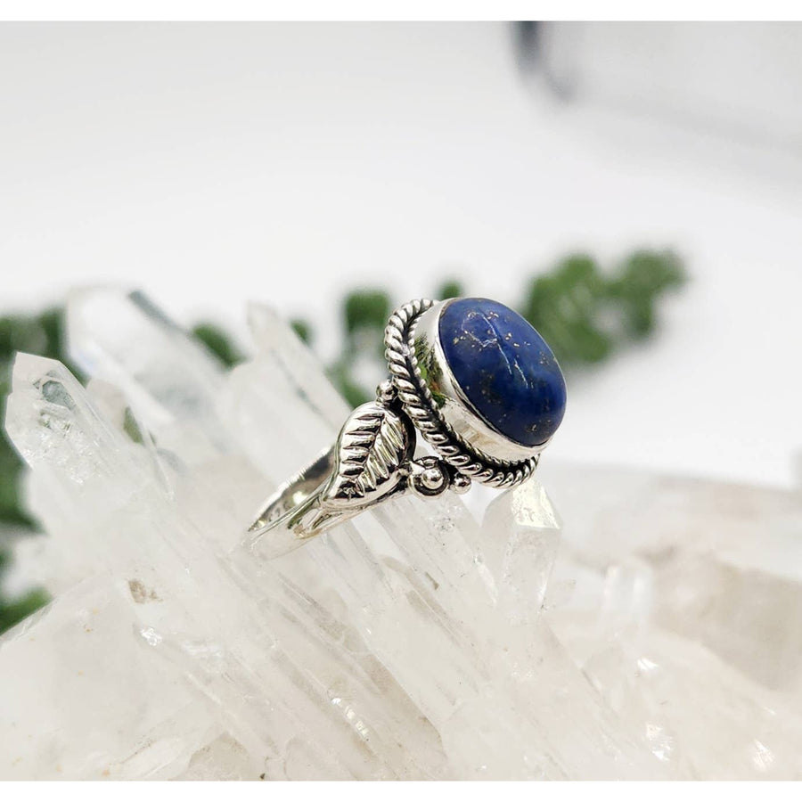 Silver ring with oval Lapis Lazuli gemstone in the Lapis Lazuli Gemstone Sterling Silver 925 Ring LV4223