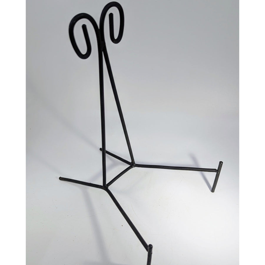 Black wrought iron easel with ornate curved top, 9-inch Metal Easel Stand #BC0715