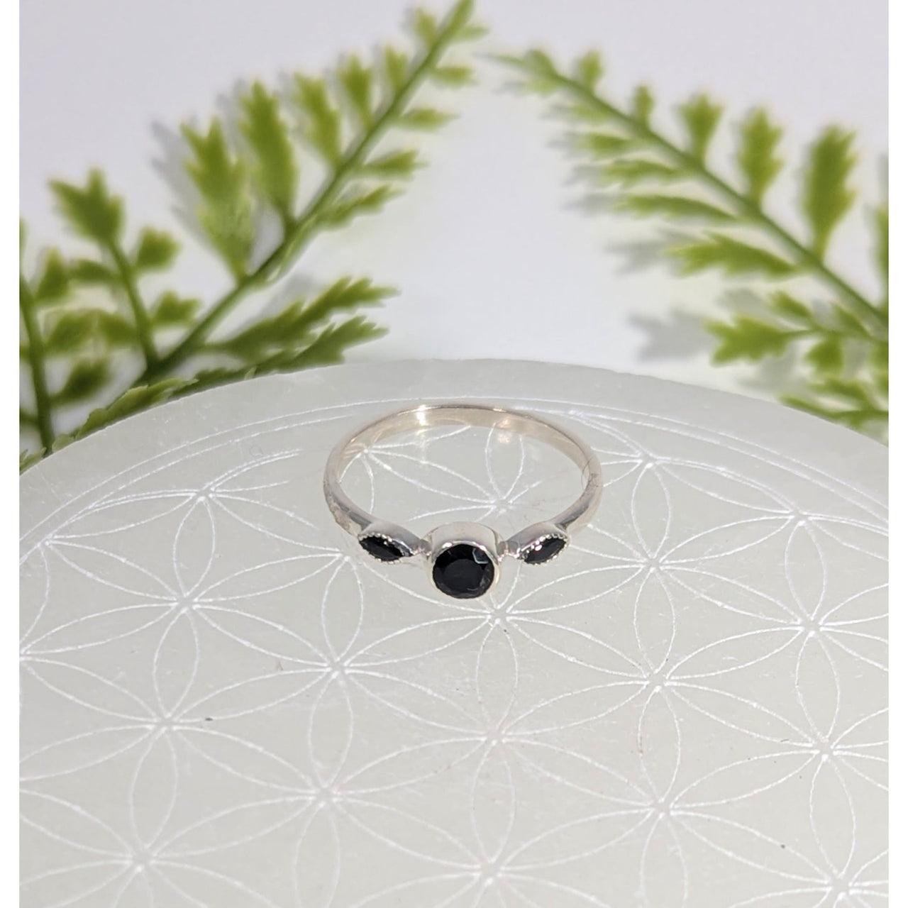 Onyx faceted size 8 triple stone silver ring BC1065 minimalist design