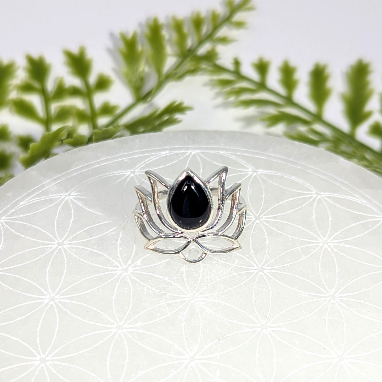 Onyx size 8 lotus silver ring BC1070 with teardrop black onyx stone