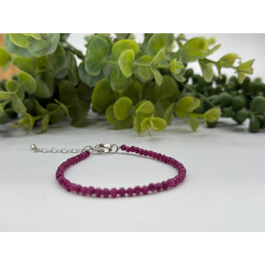 Faceted 3mm ruby beaded bracelet with silver clasp and chain LV9534