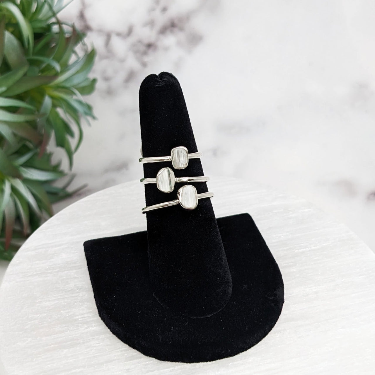 Silver ring with pearl, ’Selenite Rough Sterling Stackable Ring Size 4-10 #LV3215’