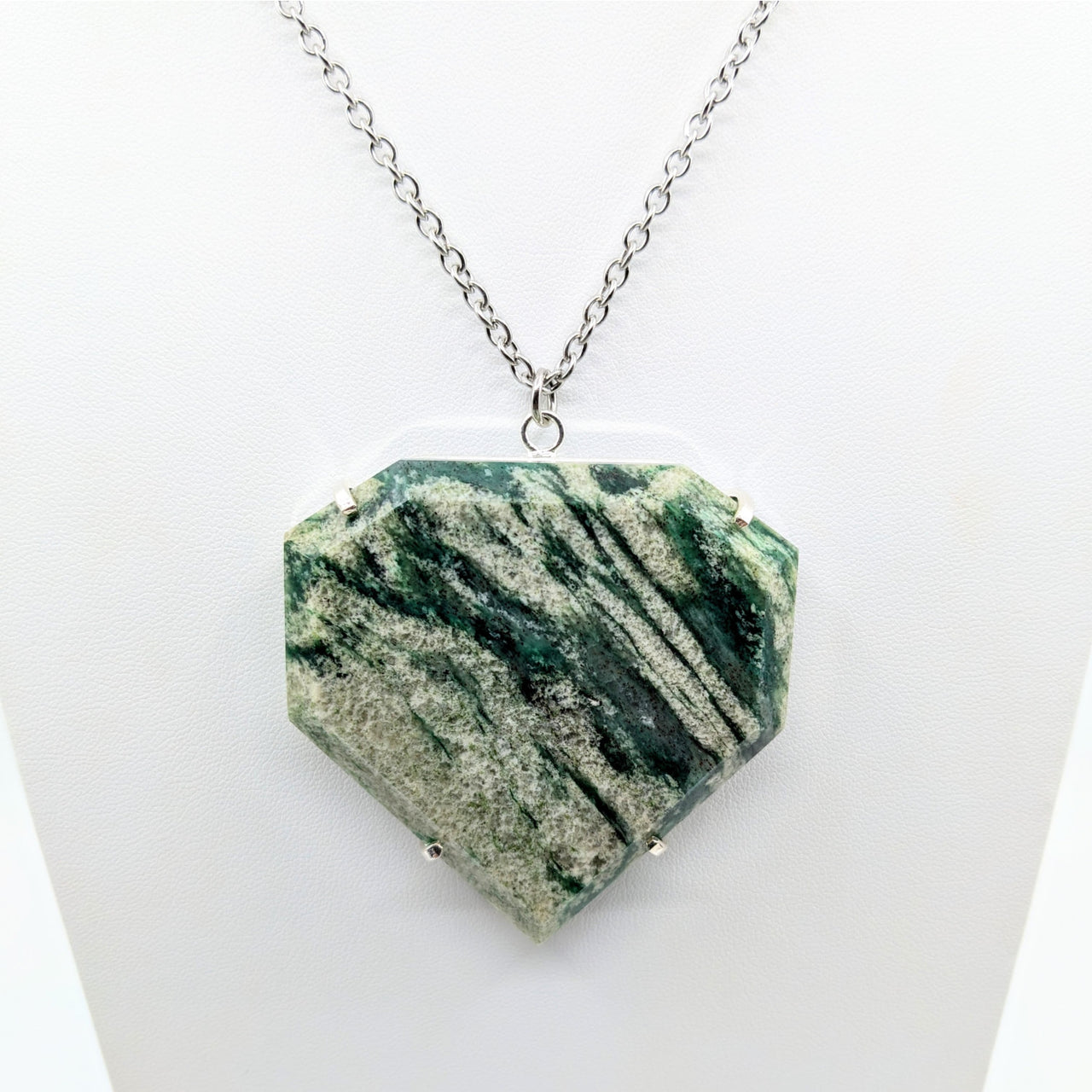 Serpentine Chunky 2.3’’ Point 26’’ Necklace #LV5775 - $116