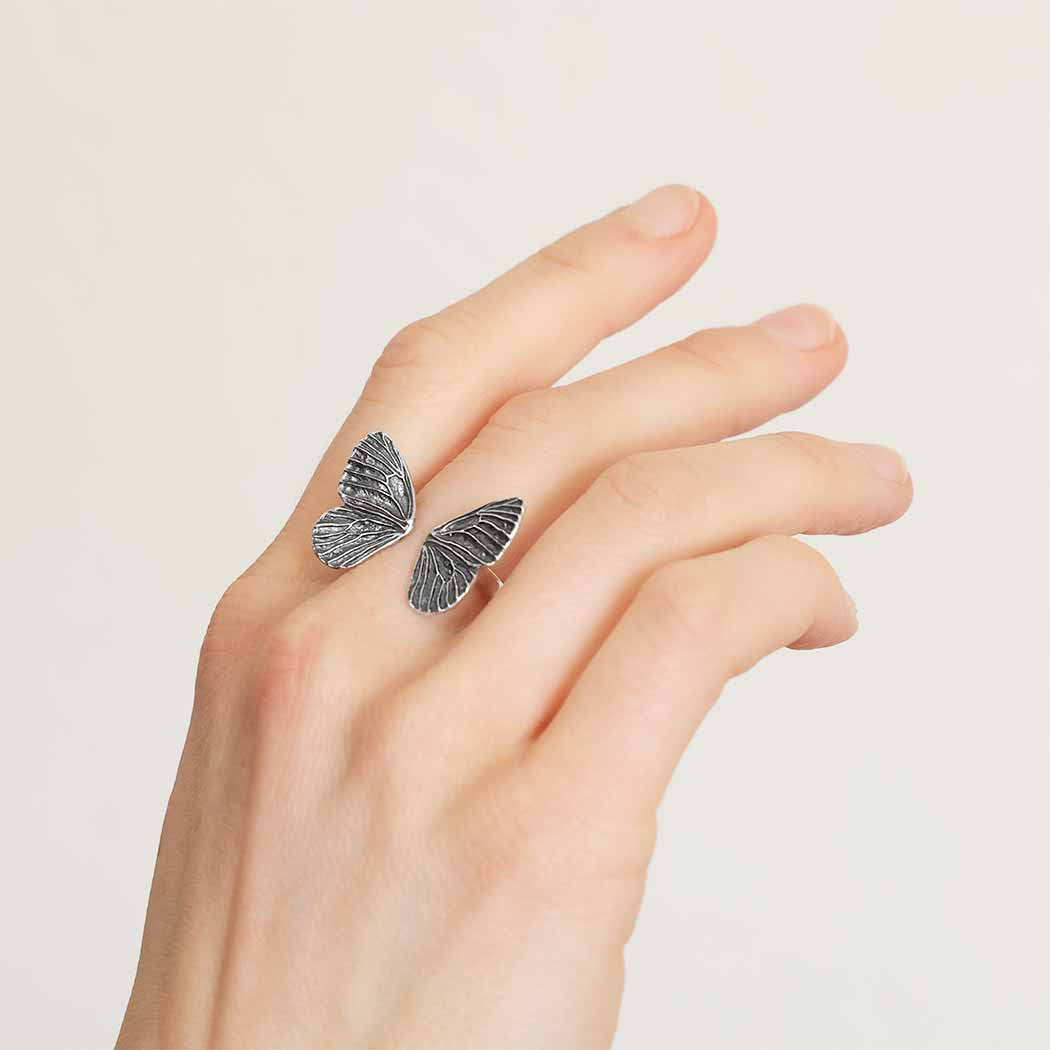 Silver adjustable butterfly wings ring with intricate details, LV9567