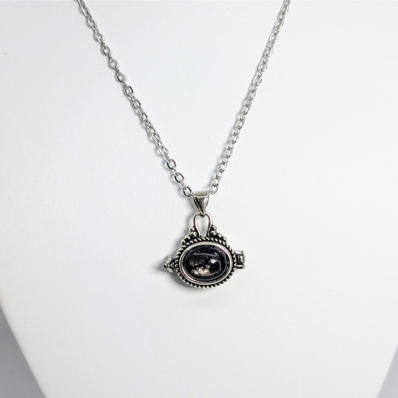 Silversheen Obsidian.75’’ Locket Necklace 17’’