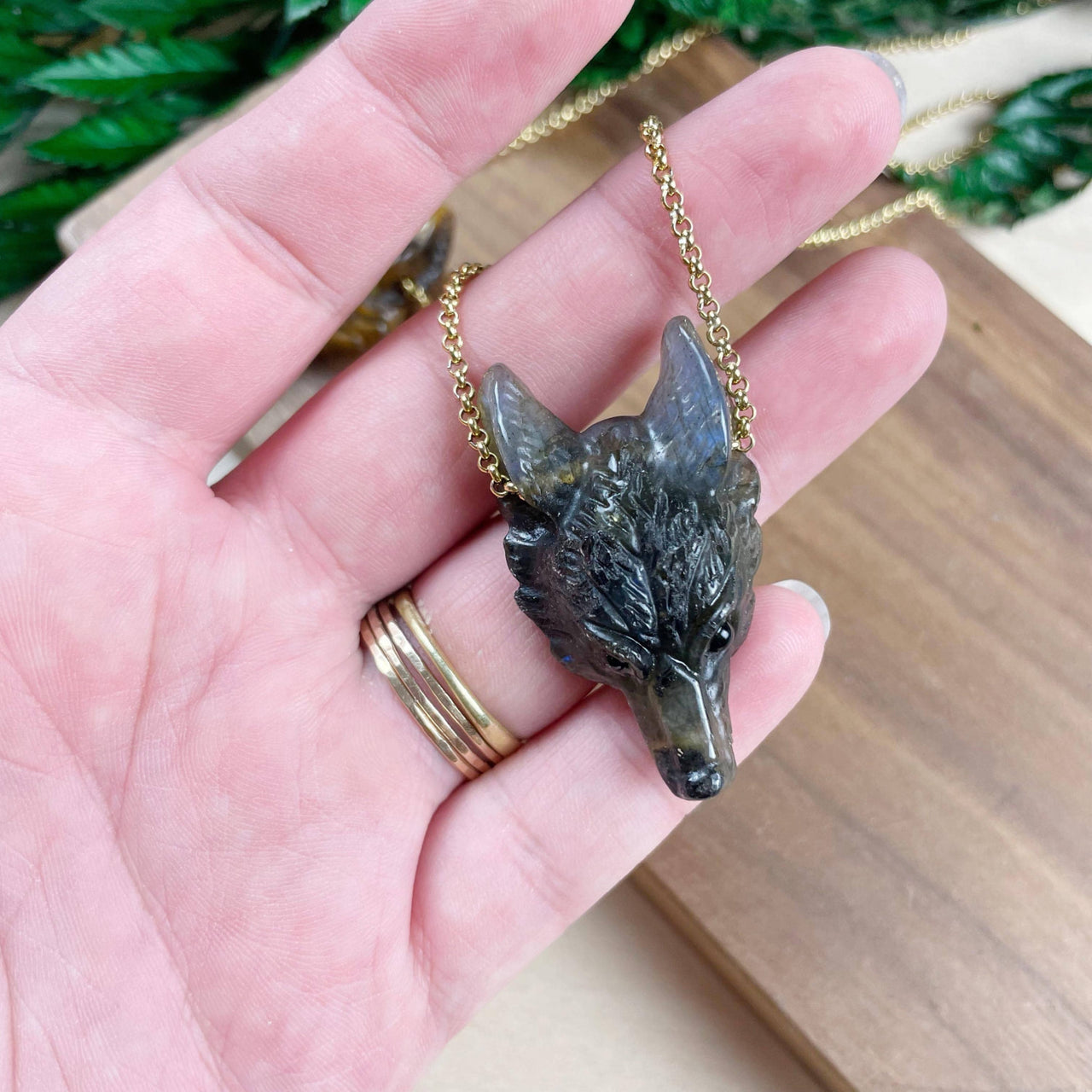 Small labradorite wolf head pendant on gold chain LV9194