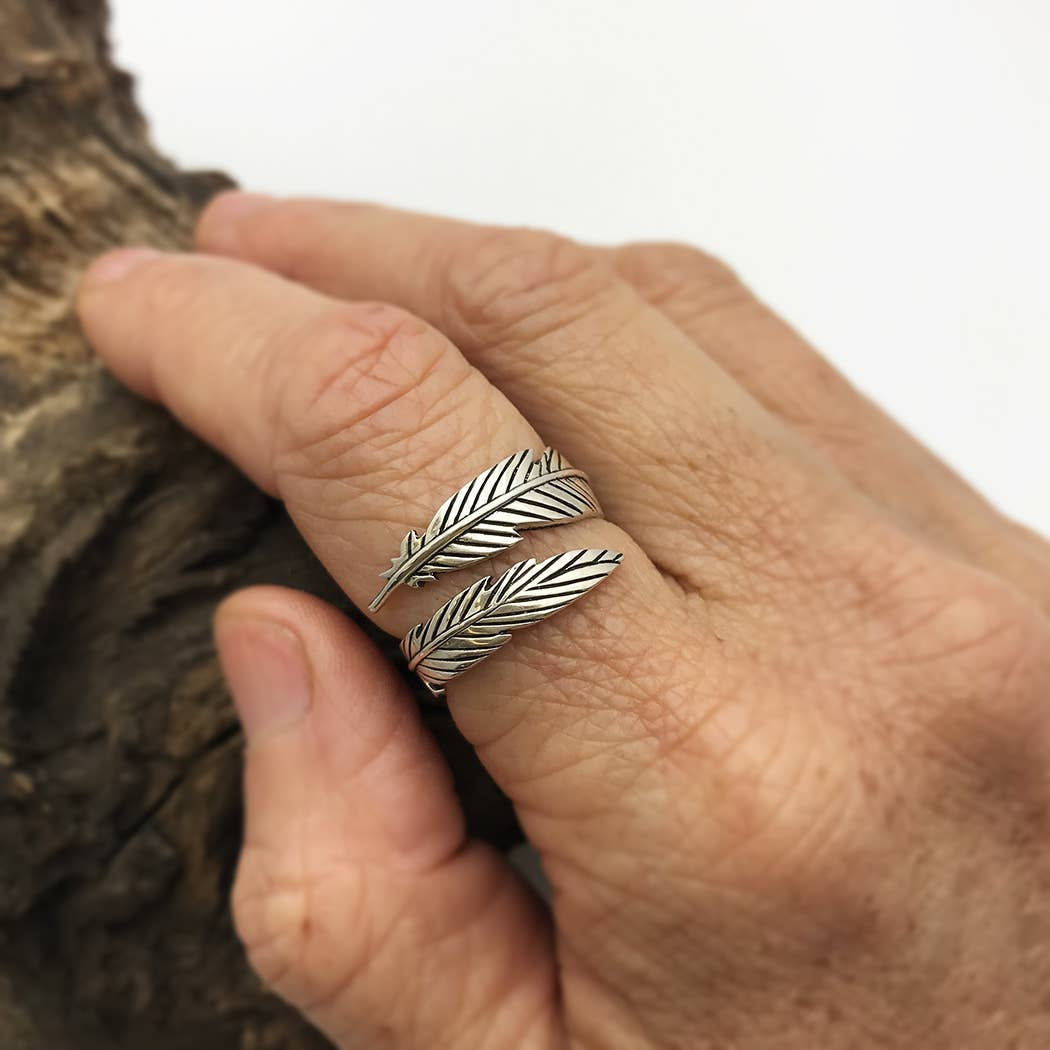 Sterling Silver Adjustable Feather Ring LV9570 with Textured Pattern