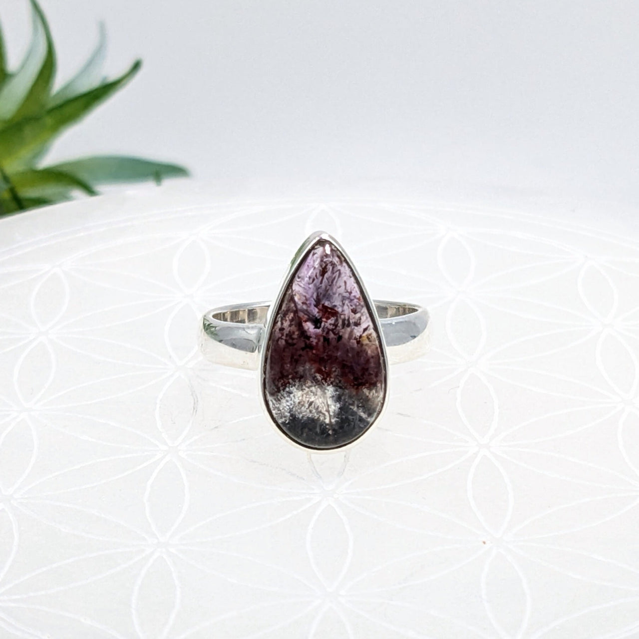 Teardrop ring featuring purple and white stone set in silver, Super 7 Sz 6 S.S