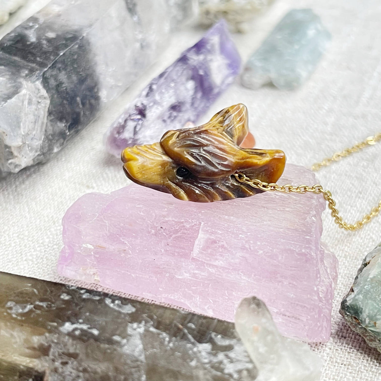 Tiger’s Eye Carved Wolf Mini 18’’ Necklace on Gold Chain LV9098