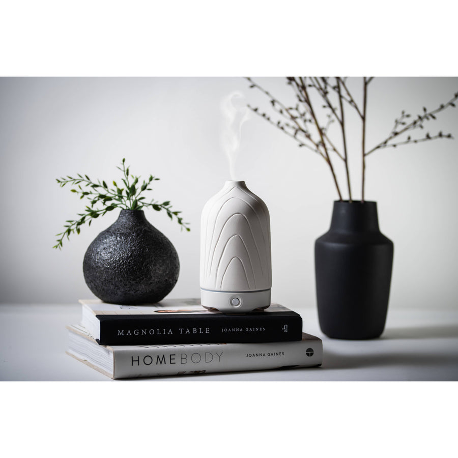 White Ceramic Wave Diffuser LV9979 with curved lines and steam output