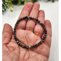 Yooperlite stretchable gemstone bracelet with labradorite beads, silver accents, UV reactive, 4mm #LV9544